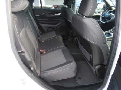 2027 Jeep Grand Cherokee GRAND CHEROKEE LAREDO X 4X2