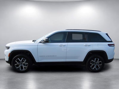 2027 Jeep Grand Cherokee GRAND CHEROKEE LAREDO X 4X2