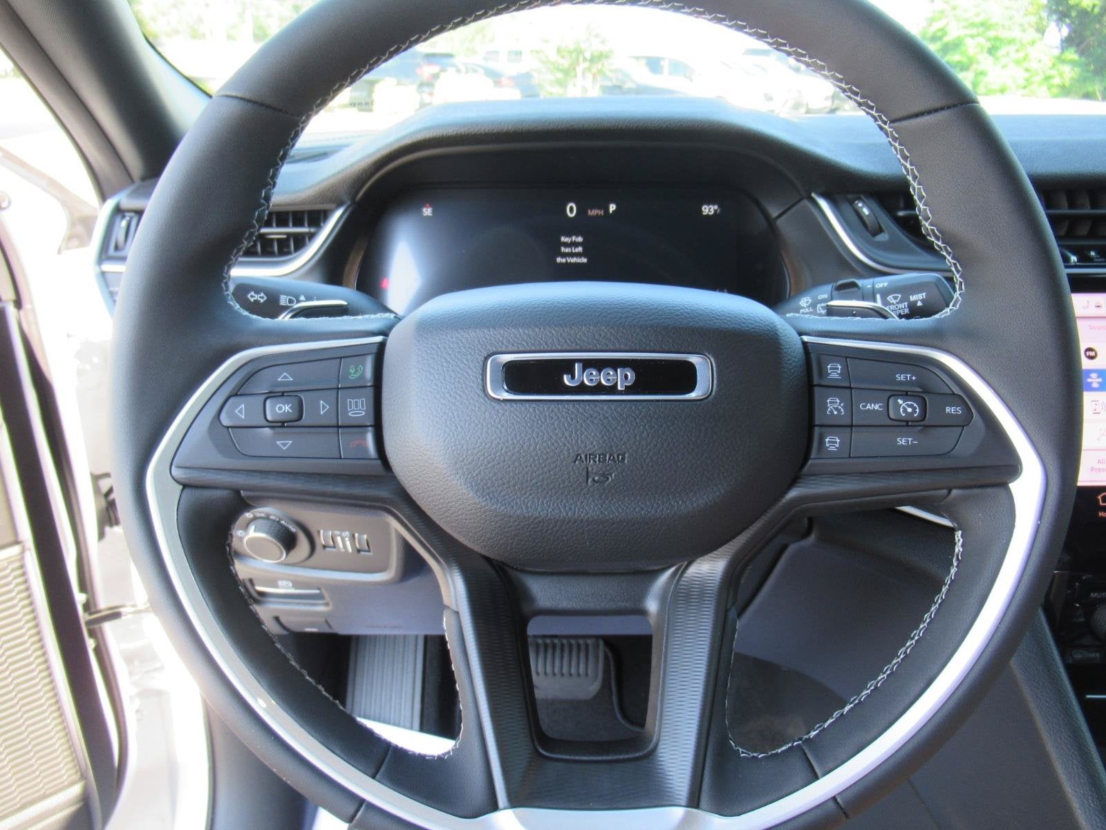 2027 Jeep Grand Cherokee GRAND CHEROKEE LAREDO X 4X2