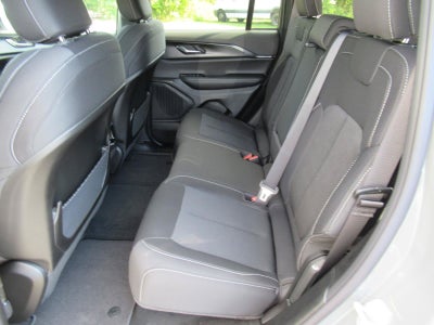 2027 Jeep Grand Cherokee GRAND CHEROKEE LAREDO X 4X2