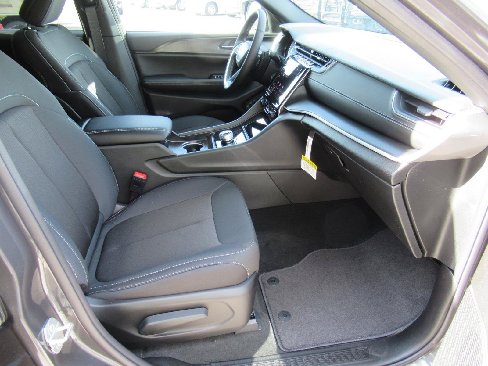 2026 Jeep Grand Cherokee GRAND CHEROKEE LAREDO X 4X2