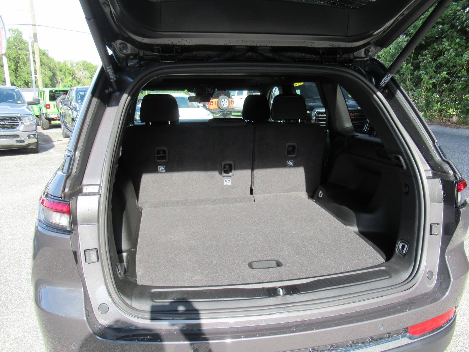 2026 Jeep Grand Cherokee GRAND CHEROKEE LAREDO X 4X2