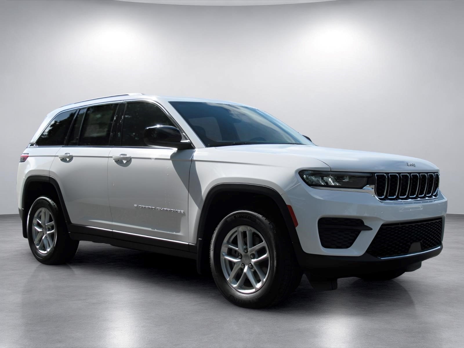 2026 Jeep Grand Cherokee GRAND CHEROKEE LAREDO X 4X2