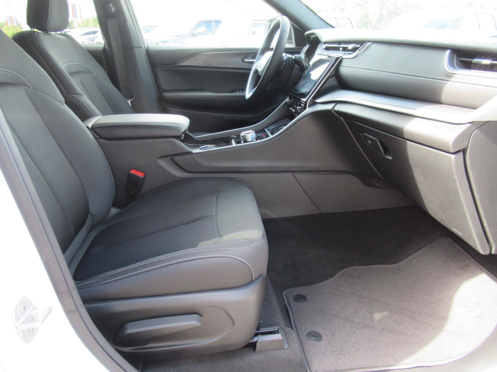 2026 Jeep Grand Cherokee GRAND CHEROKEE LAREDO X 4X2