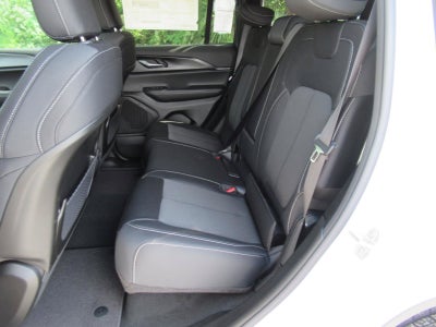 2026 Jeep Grand Cherokee GRAND CHEROKEE LAREDO X 4X2
