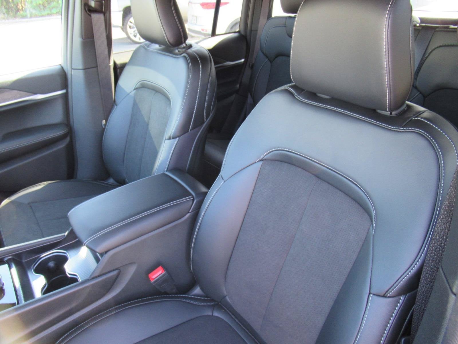 2027 Jeep Grand Cherokee GRAND CHEROKEE LAREDO ALTITUDE 4X2