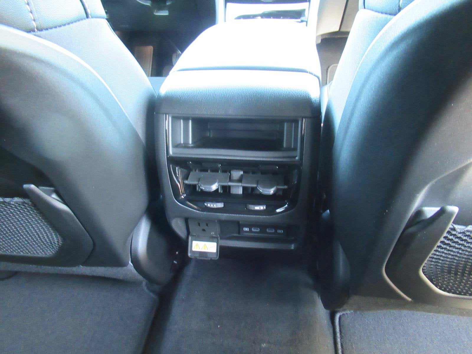 2027 Jeep Grand Cherokee GRAND CHEROKEE LAREDO ALTITUDE 4X2