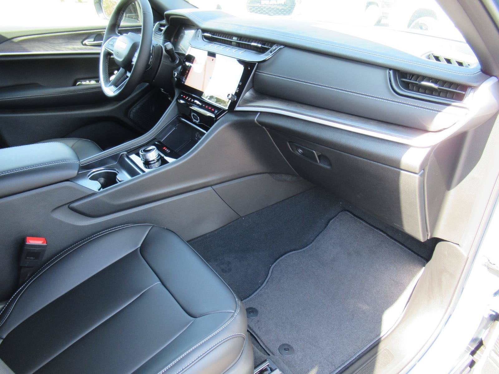 2027 Jeep Grand Cherokee GRAND CHEROKEE LIMITED 4X2