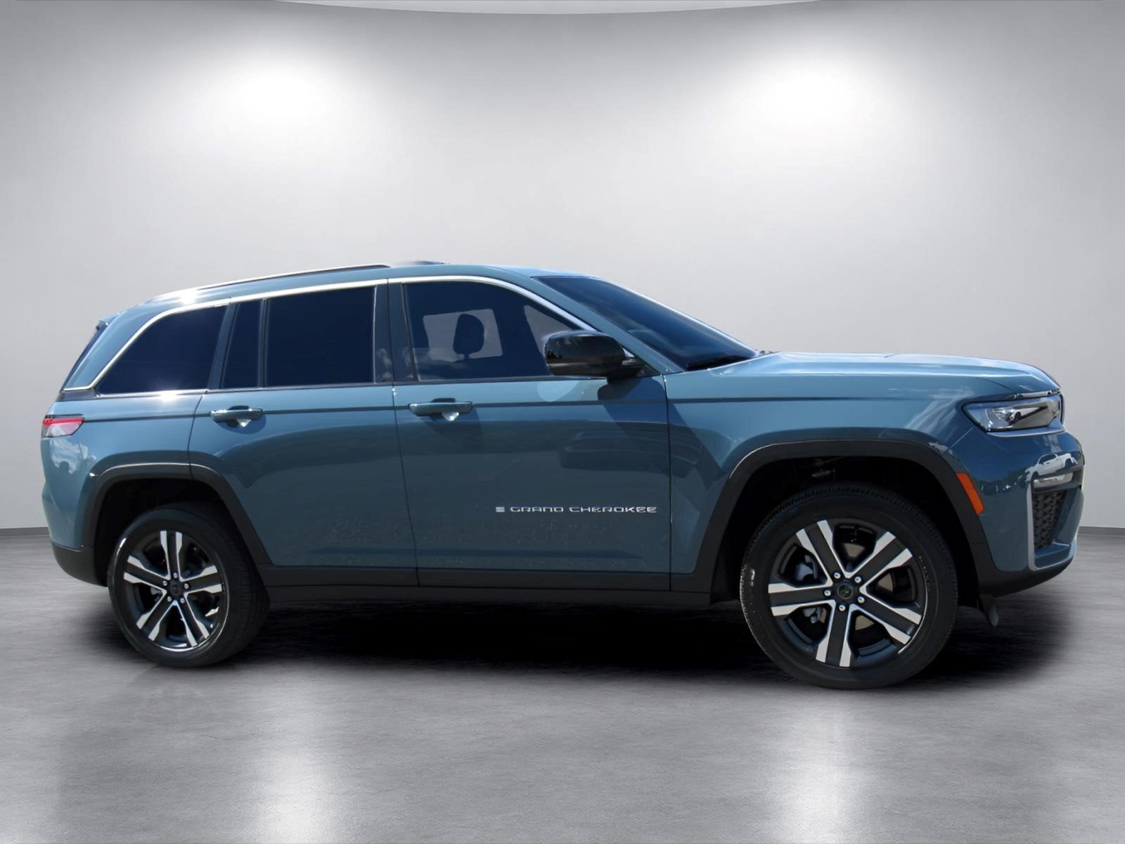 2027 Jeep Grand Cherokee GRAND CHEROKEE LIMITED 4X2