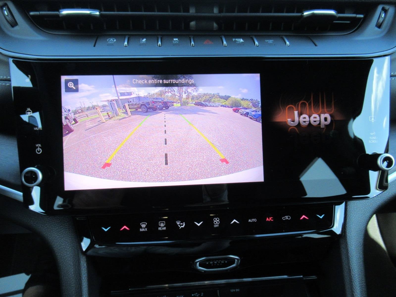 2027 Jeep Grand Cherokee GRAND CHEROKEE LIMITED 4X2