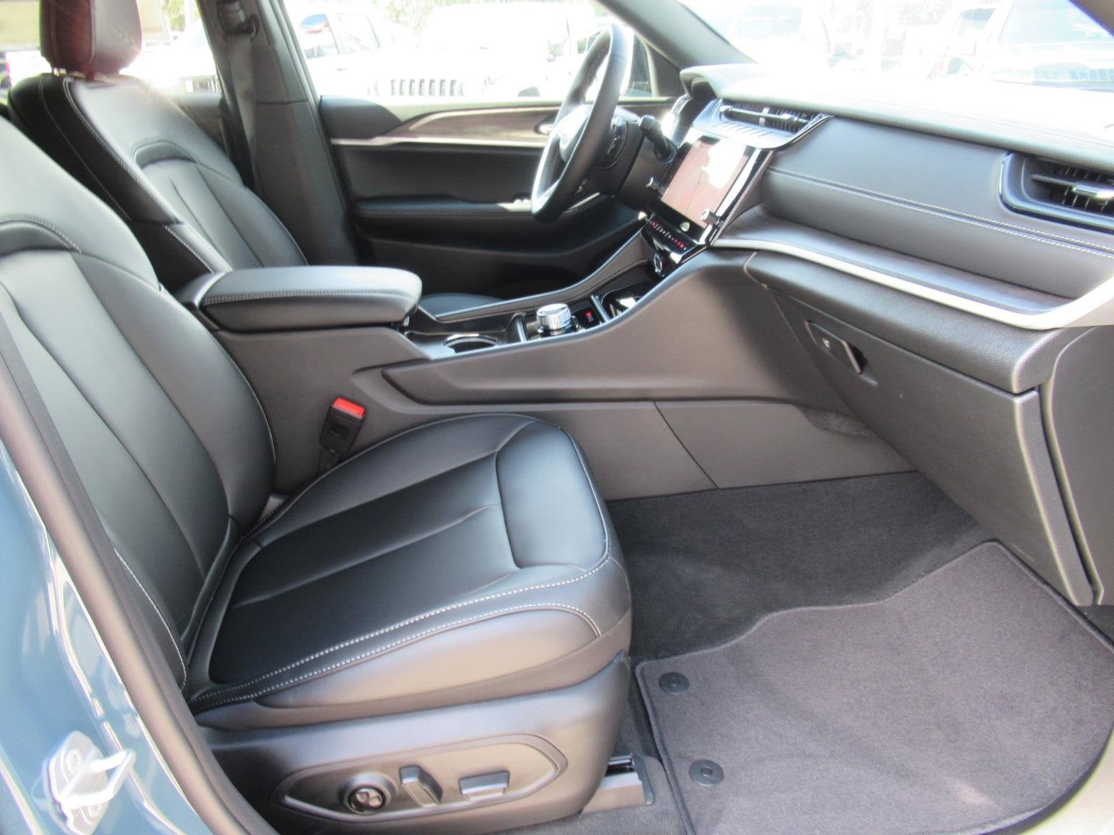2027 Jeep Grand Cherokee GRAND CHEROKEE LIMITED 4X2