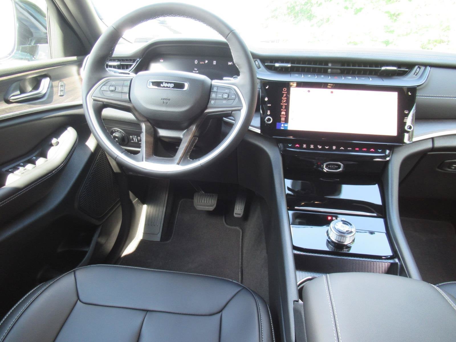 2027 Jeep Grand Cherokee GRAND CHEROKEE LIMITED 4X2