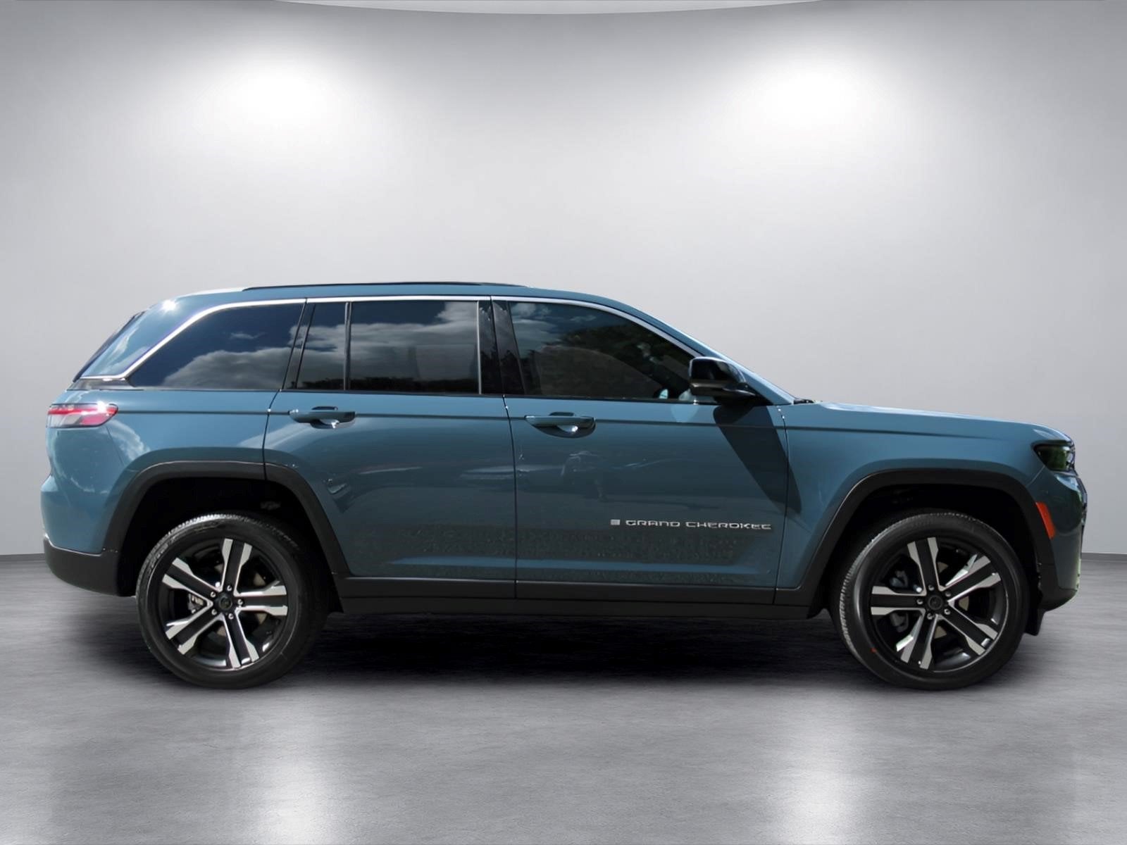 2027 Jeep Grand Cherokee GRAND CHEROKEE LIMITED 4X2
