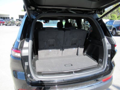 2027 Jeep Grand Cherokee GRAND CHEROKEE L LAREDO X 4X2