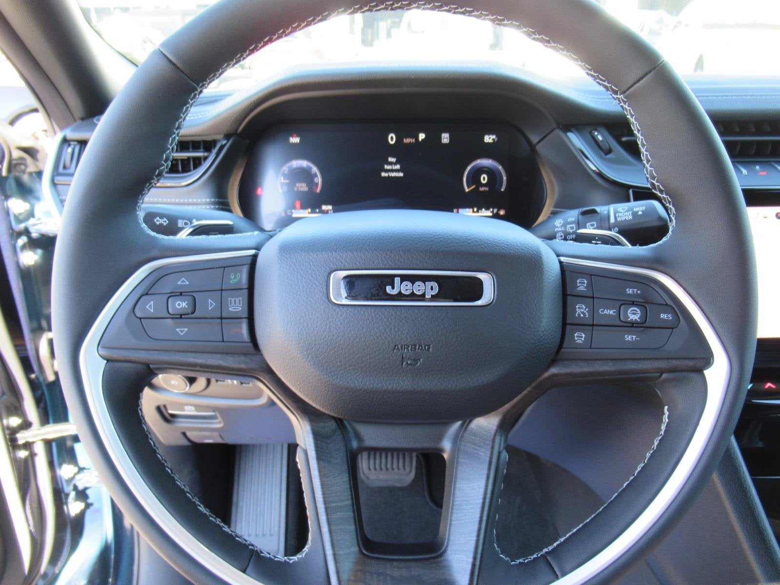 2027 Jeep Grand Cherokee GRAND CHEROKEE L LIMITED 4X2