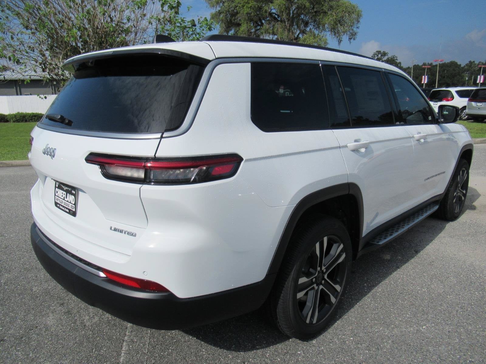 2027 Jeep Grand Cherokee GRAND CHEROKEE L LIMITED 4X2