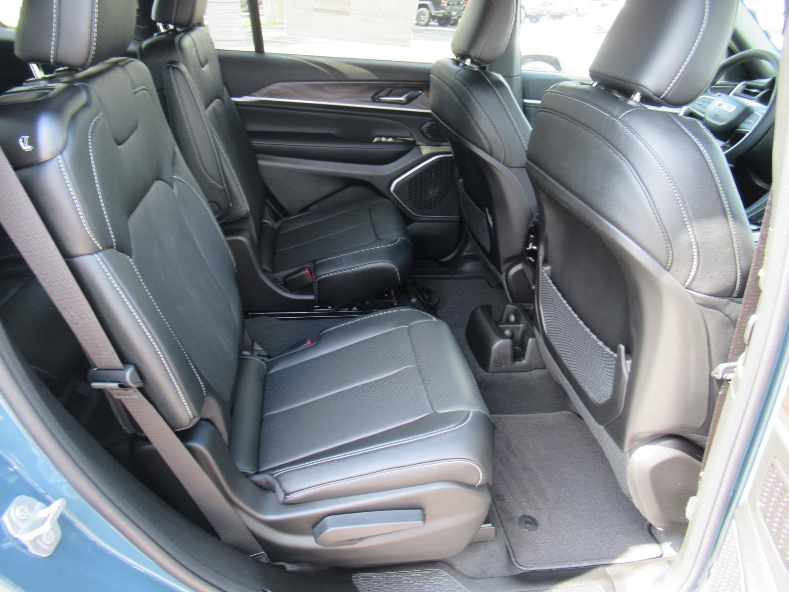 2027 Jeep Grand Cherokee GRAND CHEROKEE L LIMITED RESERVE 4X4