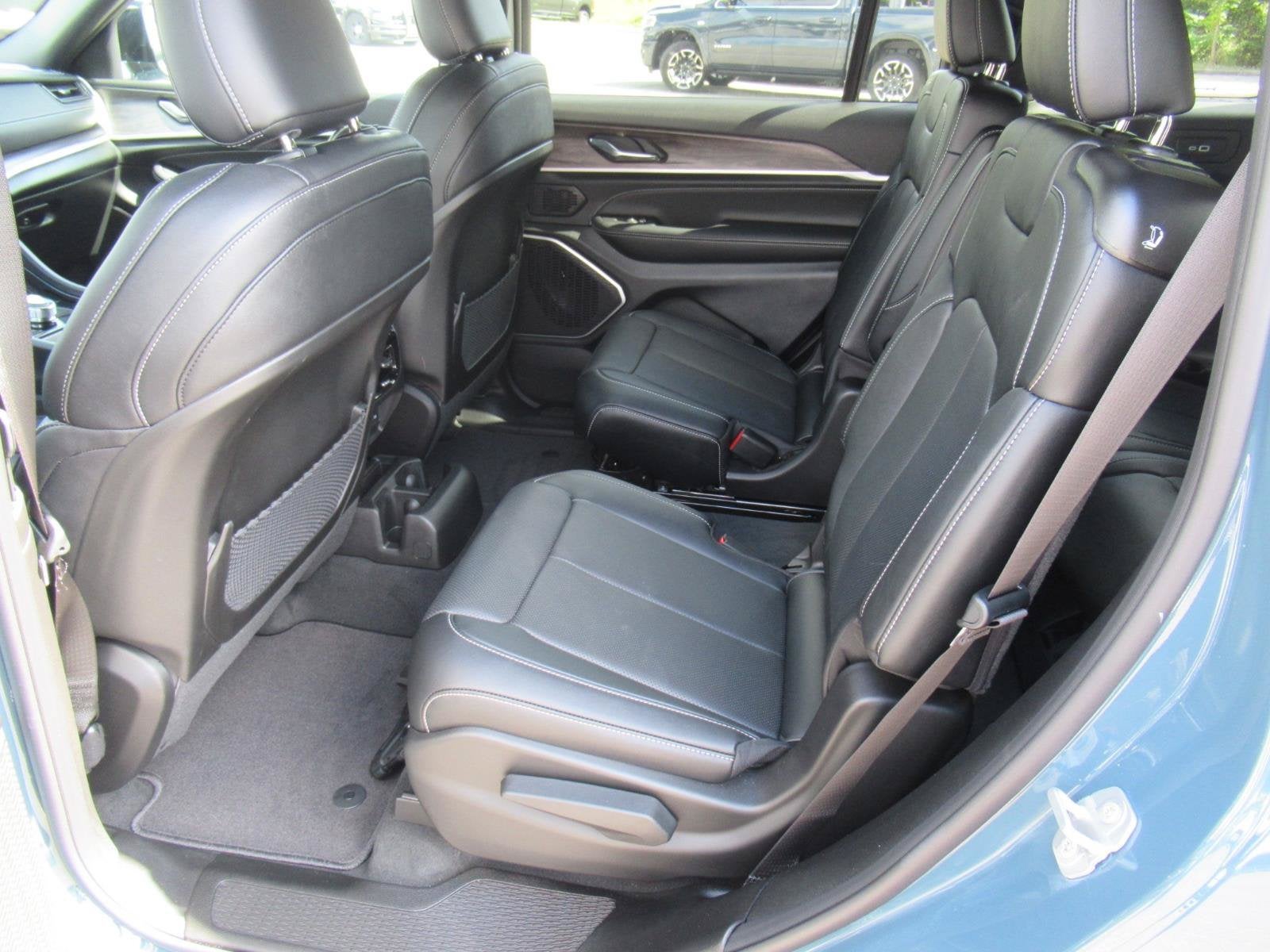 2027 Jeep Grand Cherokee GRAND CHEROKEE L LIMITED RESERVE 4X4