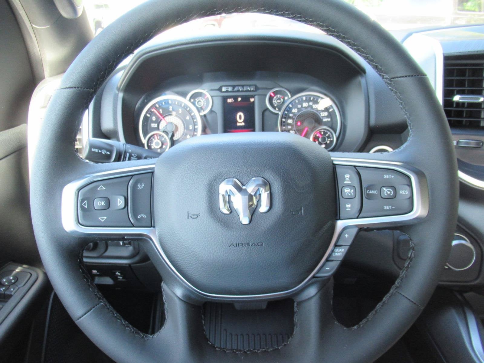 2027 RAM Ram 1500 RAM 1500 BIG HORN CREW CAB 4X2 5'7' BOX