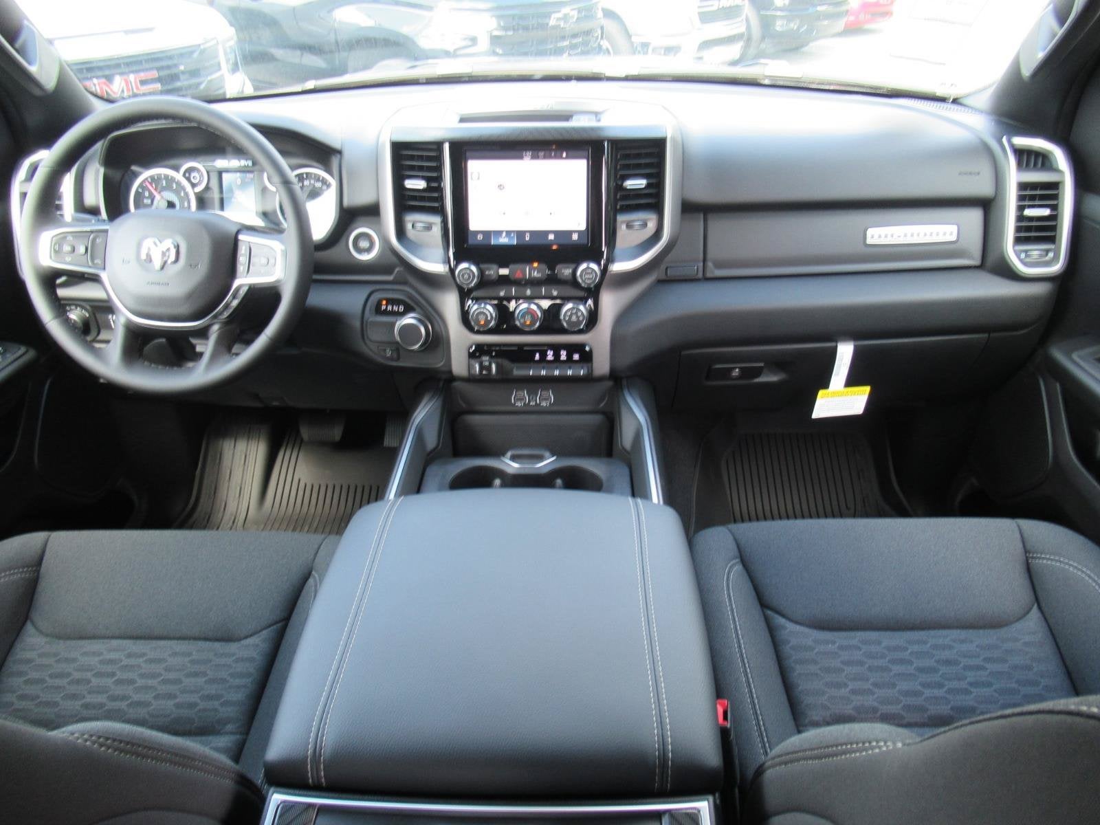2026 RAM Ram 1500 RAM 1500 BIG HORN CREW CAB 4X2 6'4' BOX