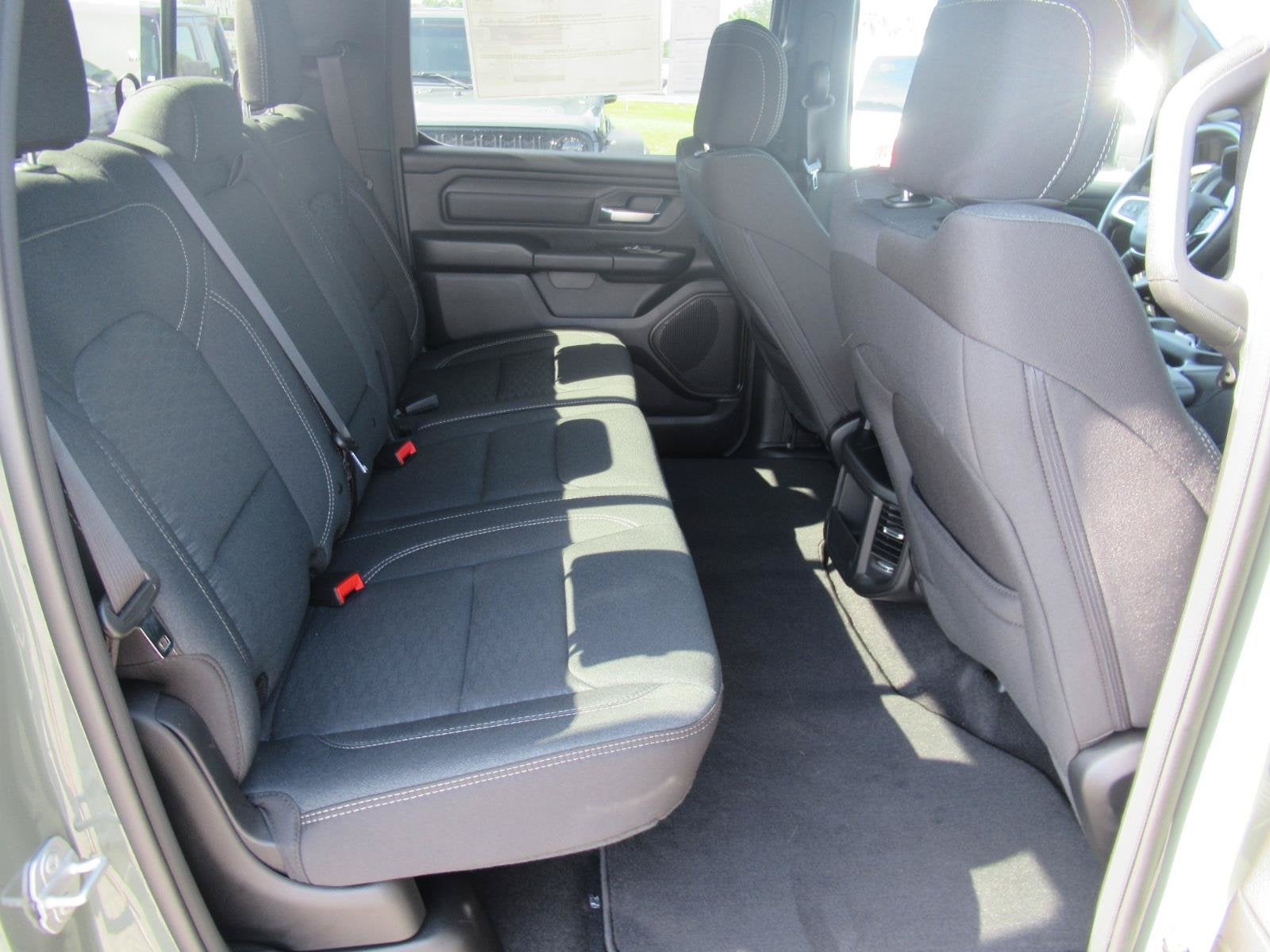 2026 RAM Ram 1500 RAM 1500 TRADESMAN CREW CAB 4X4 5'7' BOX