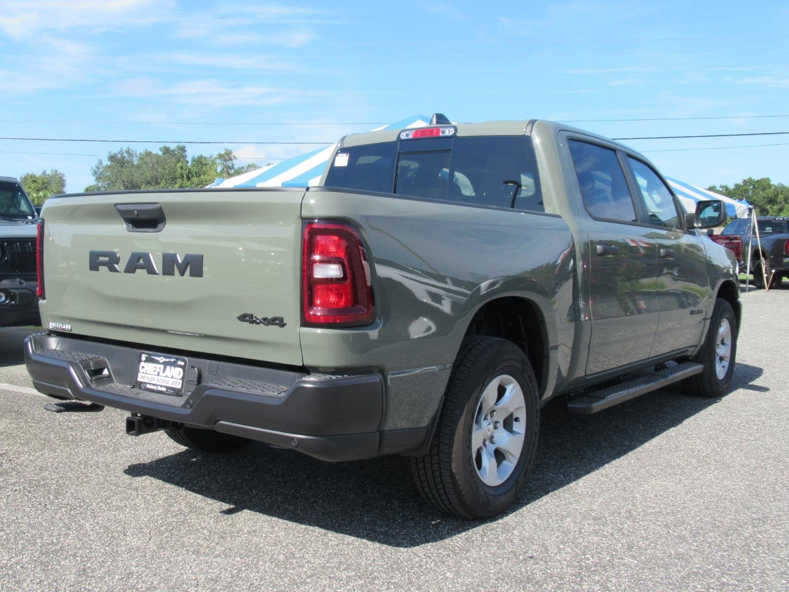 2026 RAM Ram 1500 RAM 1500 TRADESMAN CREW CAB 4X4 5'7' BOX