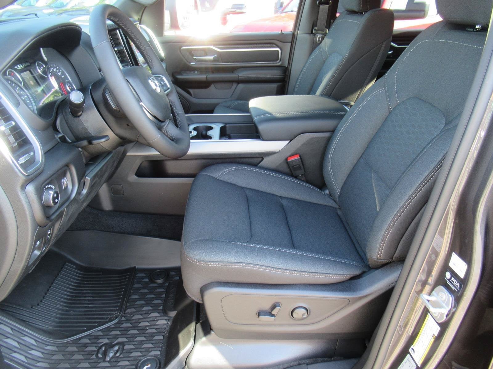 2027 RAM Ram 1500 RAM 1500 BIG HORN CREW CAB 4X4 5'7' BOX