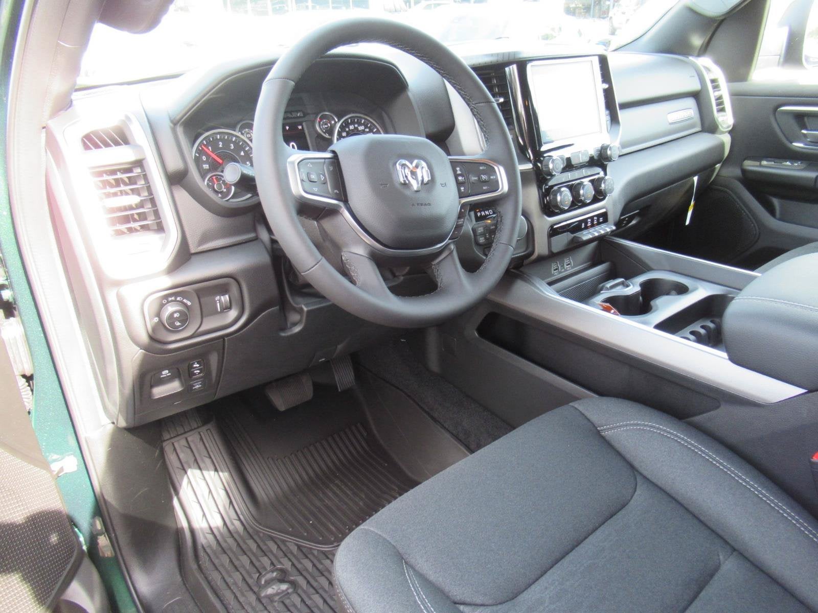 2027 RAM Ram 1500 RAM 1500 BIG HORN CREW CAB 4X4 5'7' BOX
