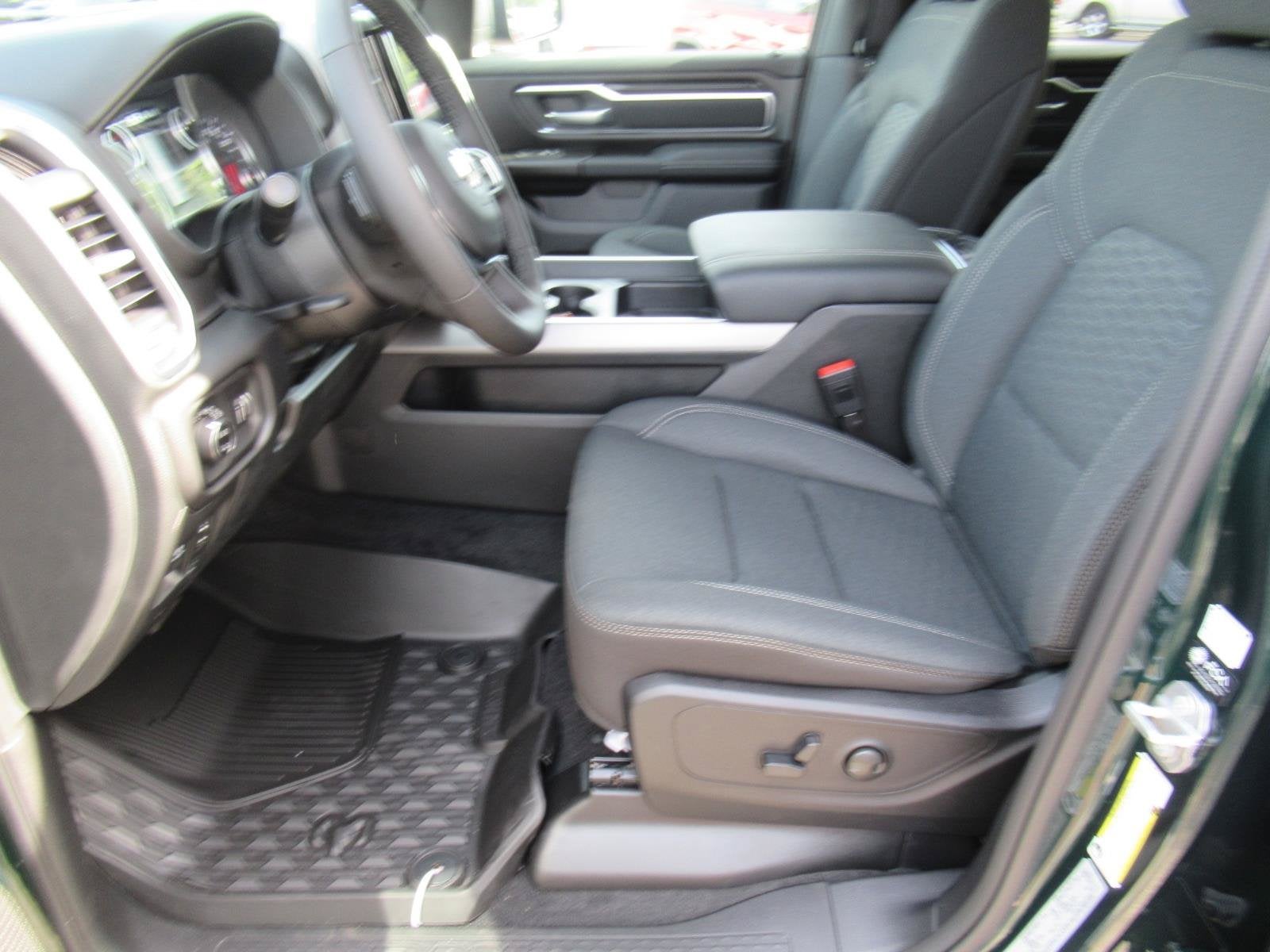 2027 RAM Ram 1500 RAM 1500 BIG HORN CREW CAB 4X4 5'7' BOX