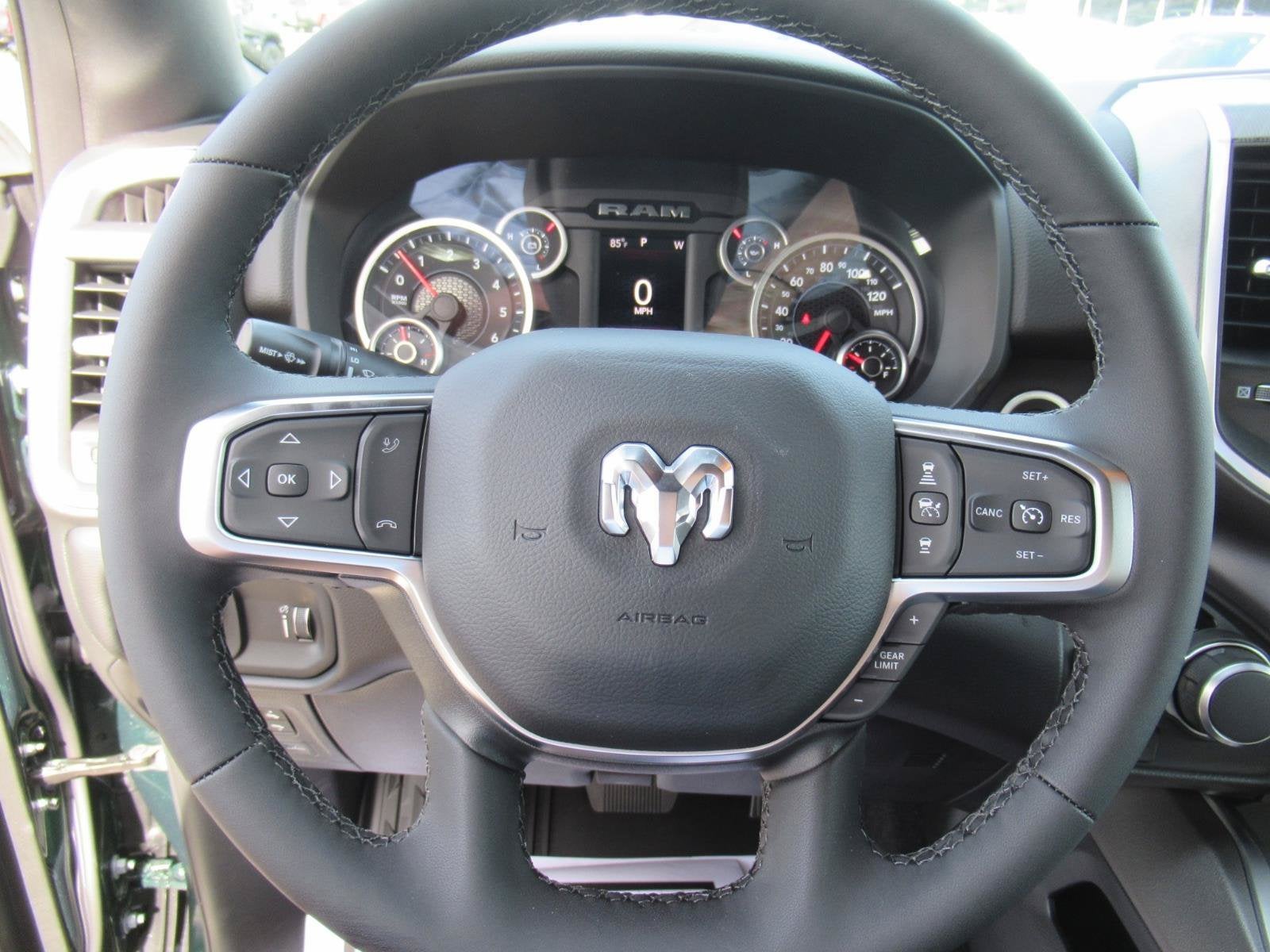 2027 RAM Ram 1500 RAM 1500 BIG HORN CREW CAB 4X4 5'7' BOX