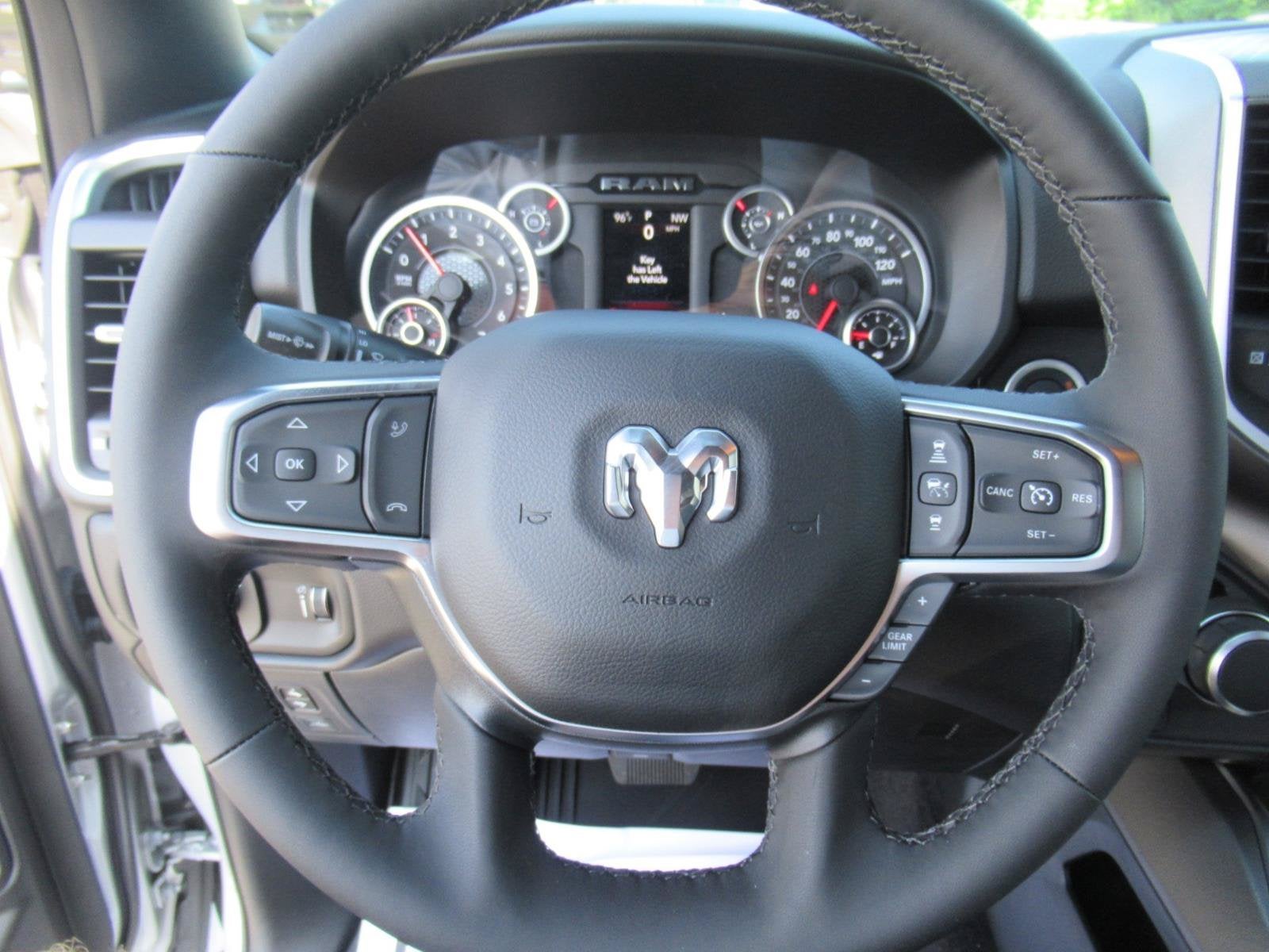 2027 RAM Ram 1500 RAM 1500 BIG HORN CREW CAB 4X4 5'7' BOX