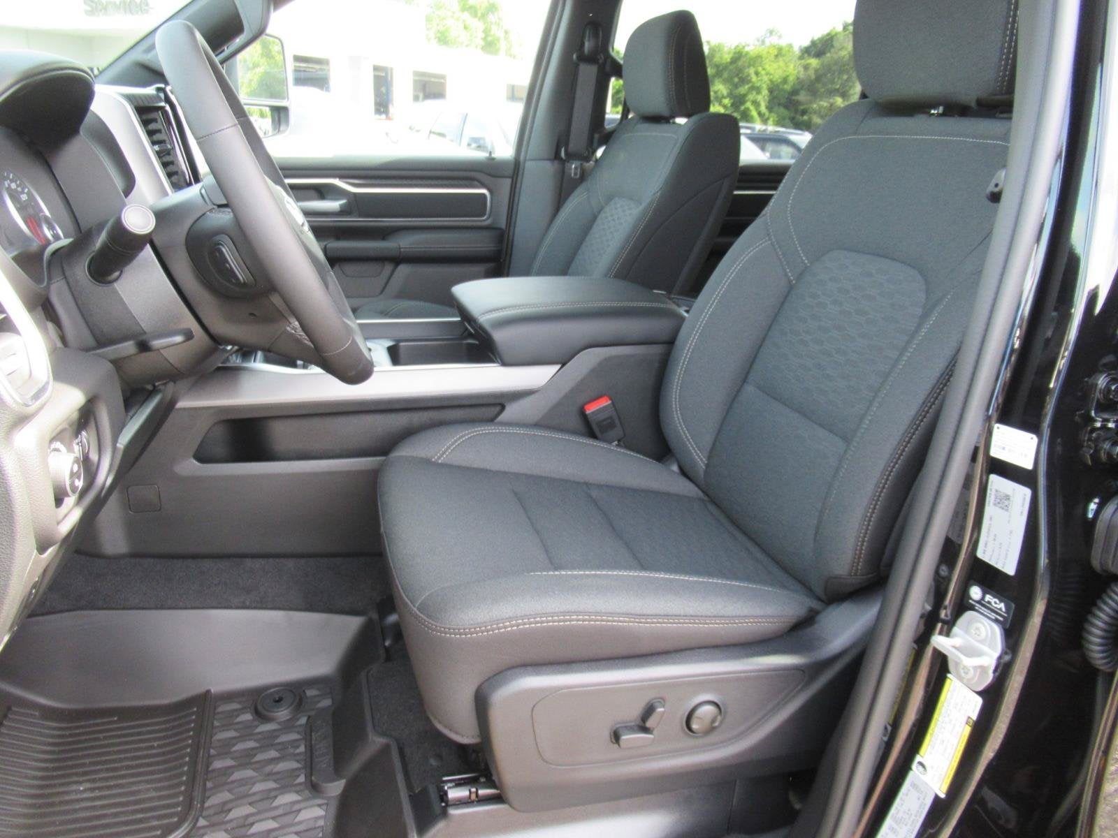 2027 RAM Ram 1500 RAM 1500 BIG HORN CREW CAB 4X4 5'7' BOX