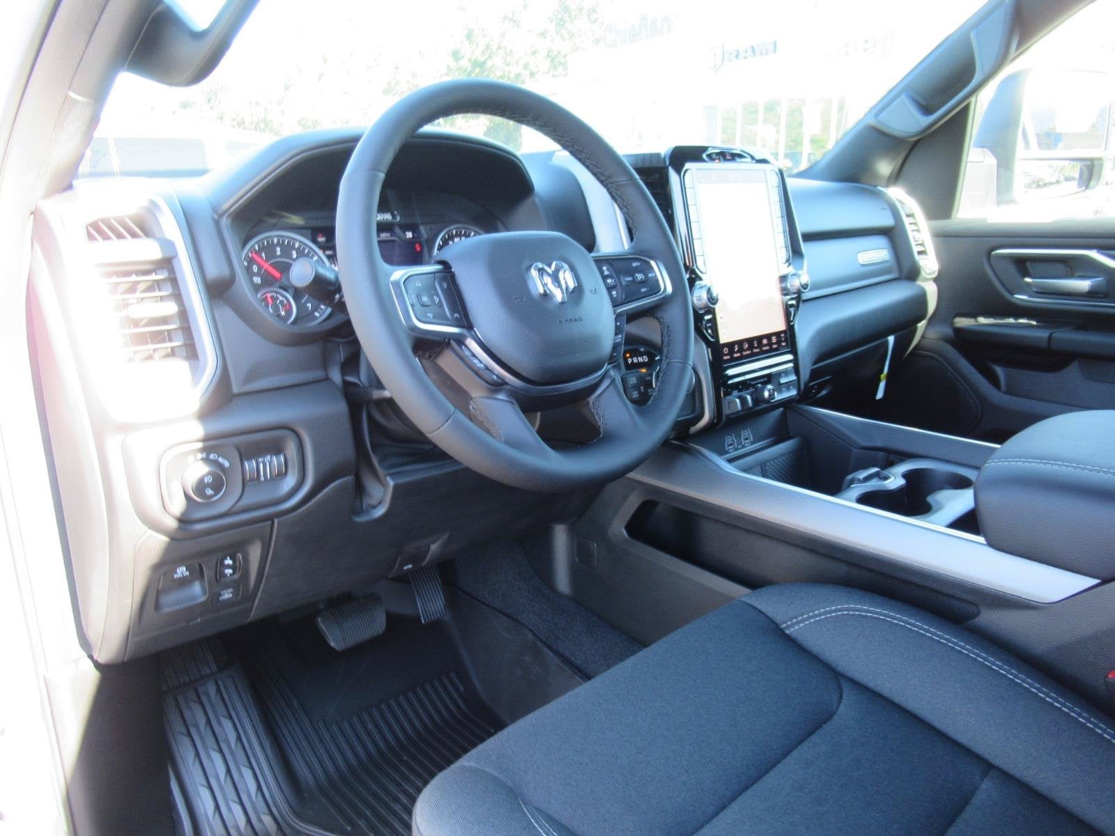 2027 RAM 1500 RAM 1500 BIG HORN CREW CAB 4X4 5'7' BOX
