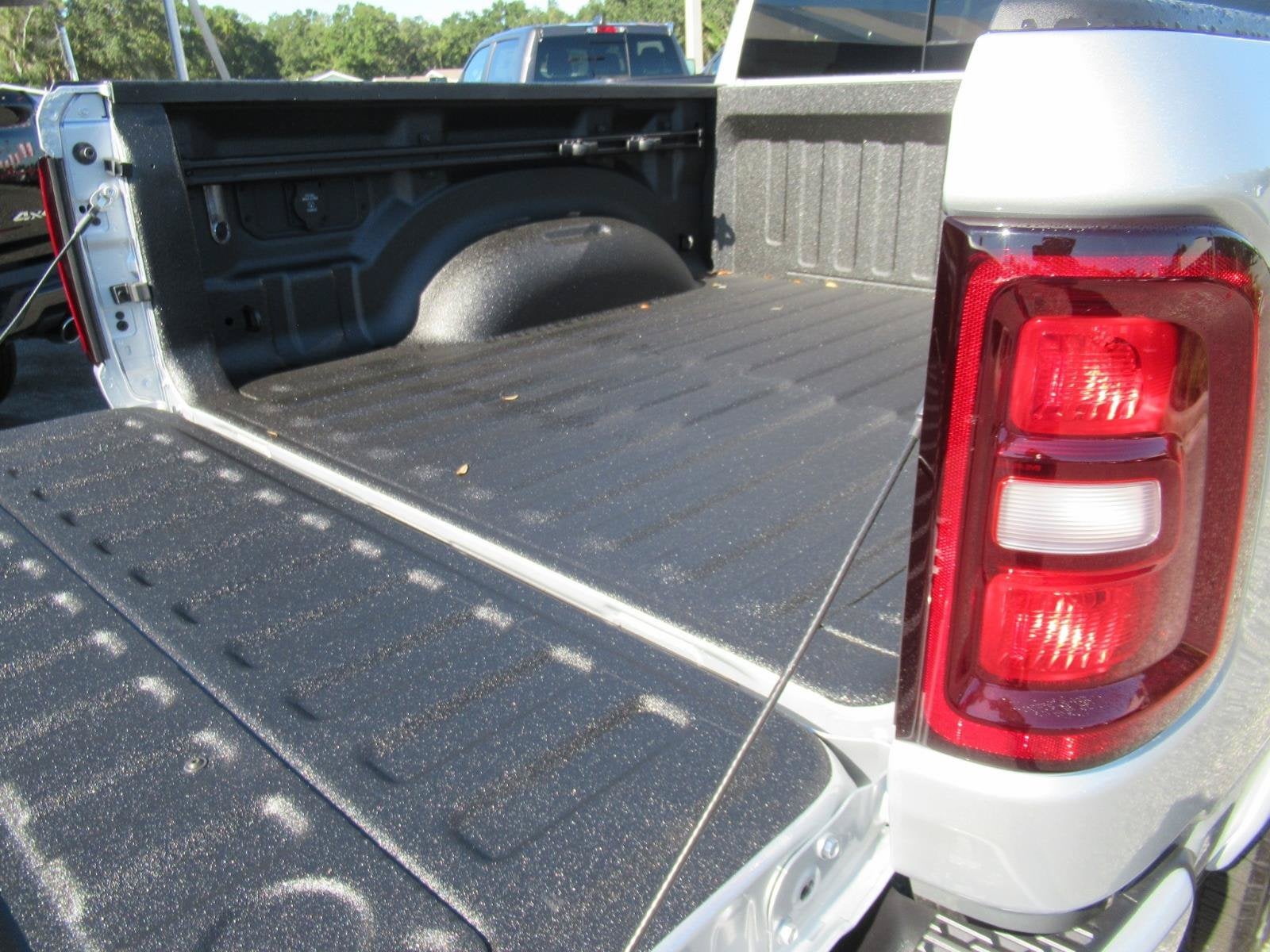 2027 RAM 1500 RAM 1500 BIG HORN CREW CAB 4X4 5'7' BOX