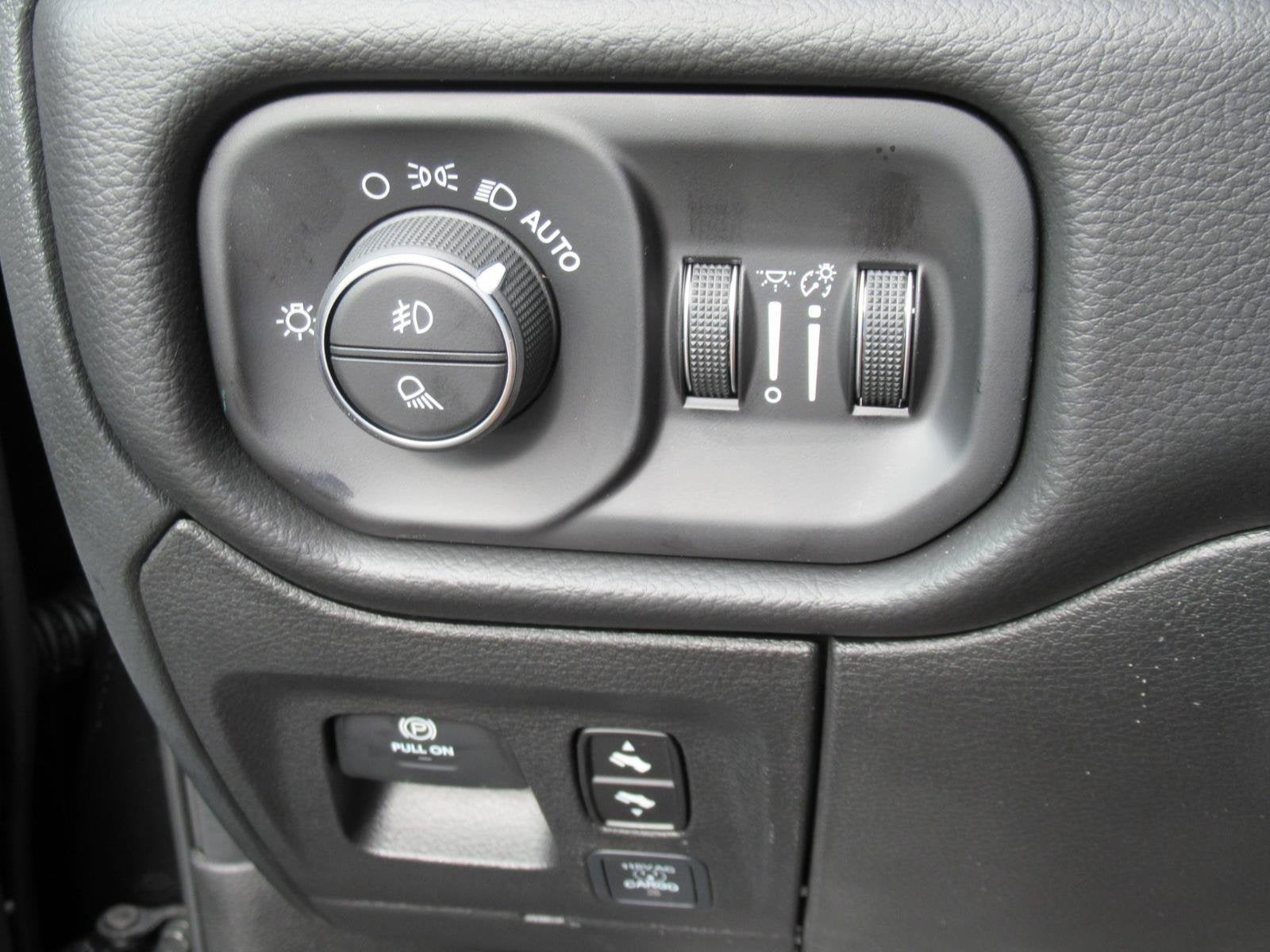 2027 RAM 1500 RAM 1500 BIG HORN CREW CAB 4X4 5'7' BOX