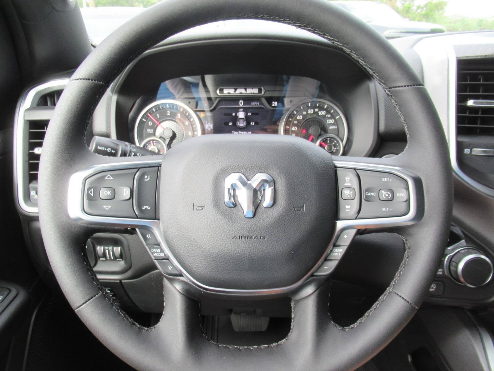 2027 RAM 1500 RAM 1500 BIG HORN CREW CAB 4X4 5'7' BOX