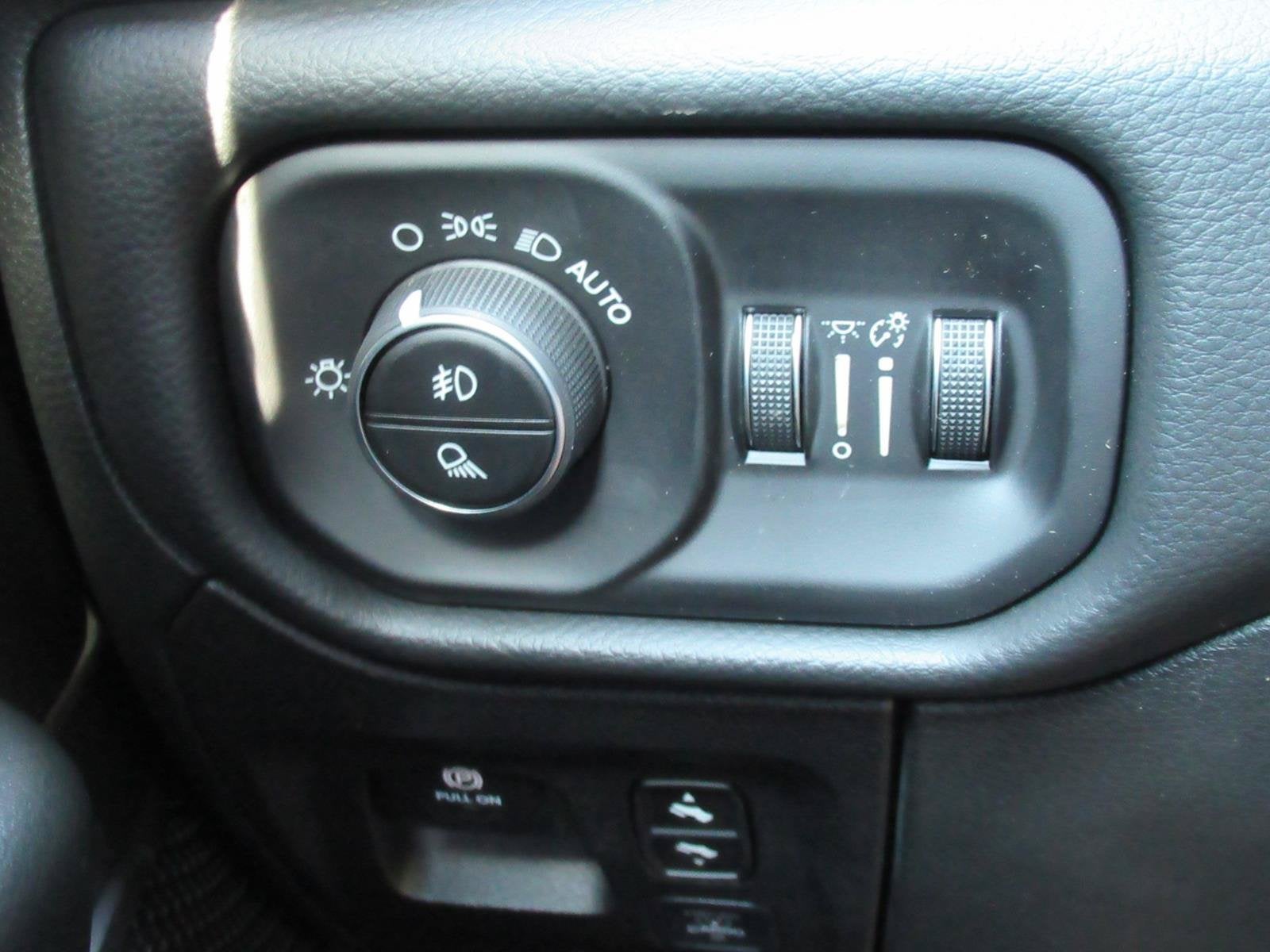 2027 RAM 1500 RAM 1500 BIG HORN CREW CAB 4X4 5'7' BOX