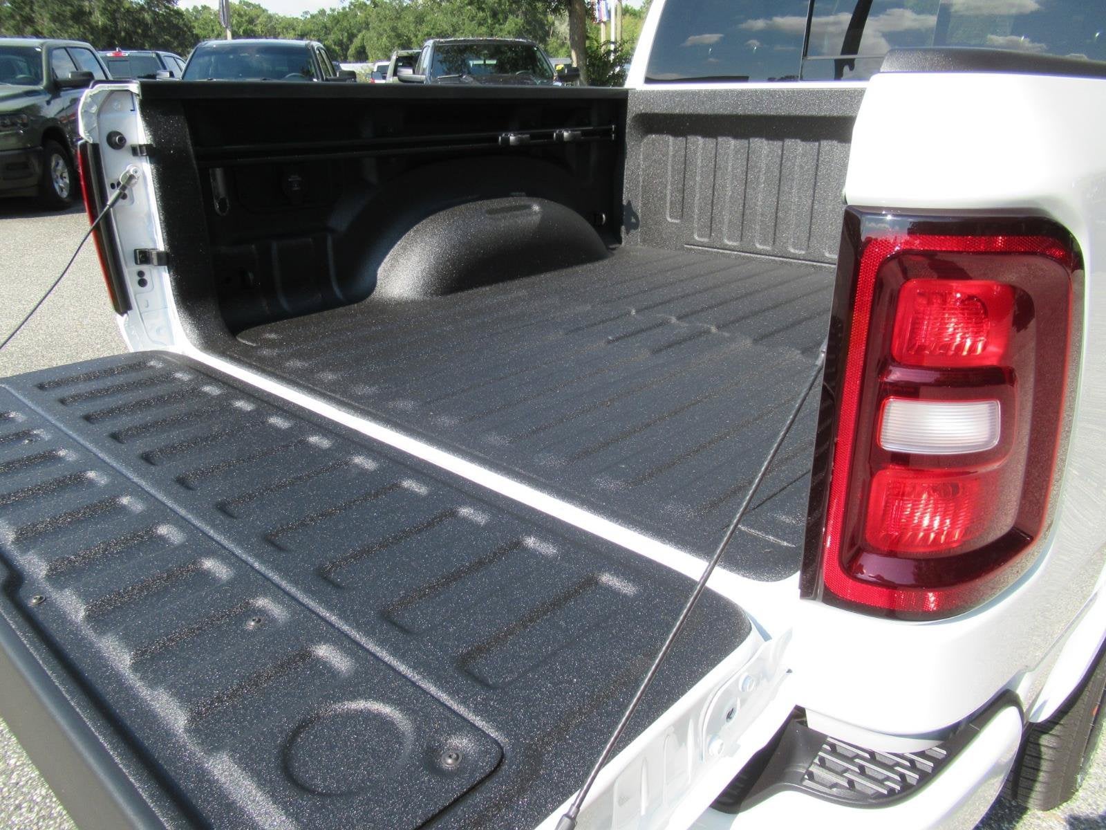 2027 RAM 1500 RAM 1500 BIG HORN CREW CAB 4X4 5'7' BOX