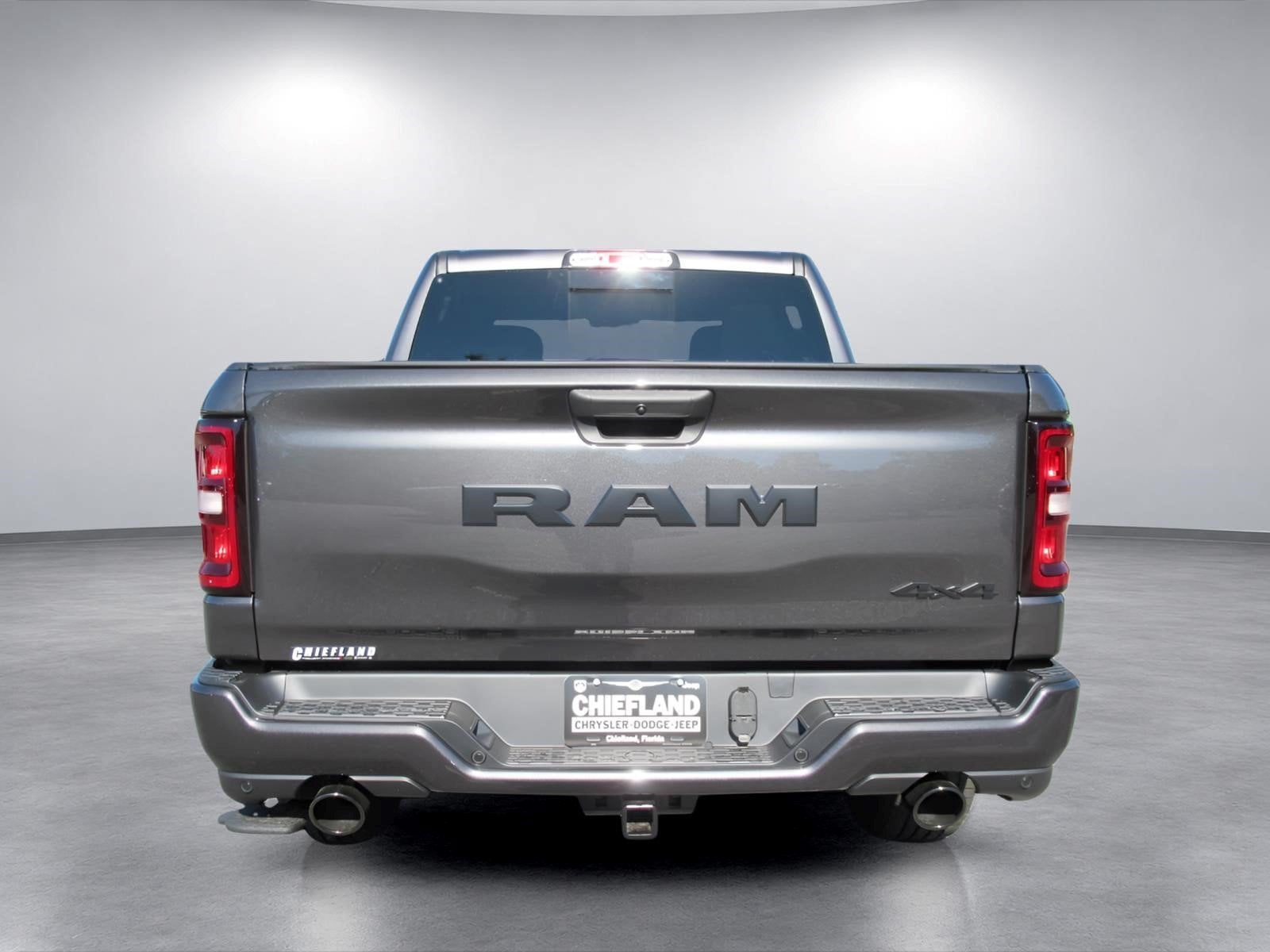 2027 RAM 1500 RAM 1500 EXPRESS CREW CAB 4X4 5'7' BOX