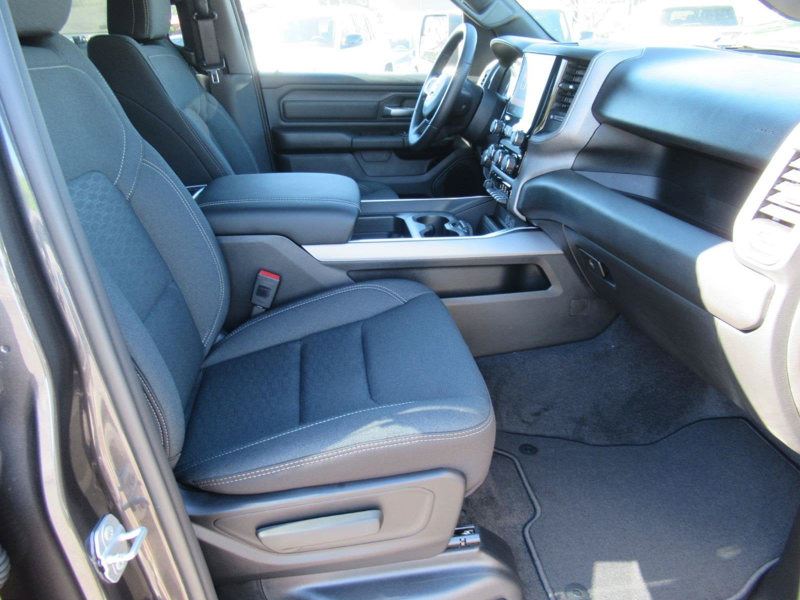 2027 RAM 1500 RAM 1500 EXPRESS CREW CAB 4X4 5'7' BOX