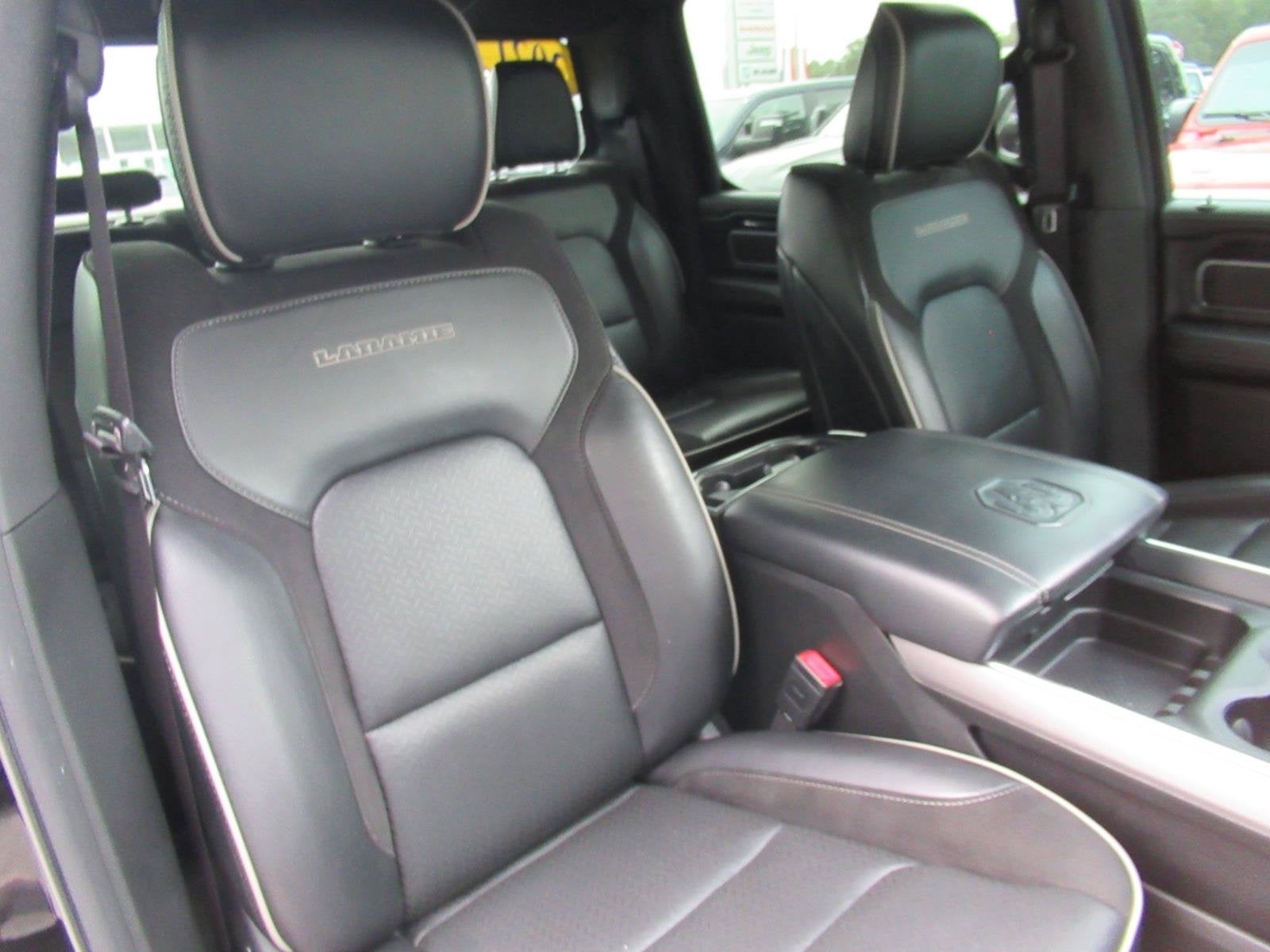 2021 RAM 1500 Laramie Crew Cab 4x4 5'7' Box