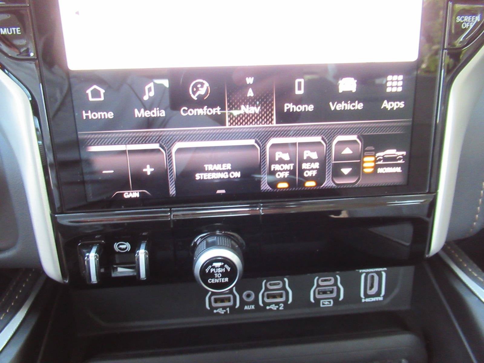 2025 RAM 1500 Tungsten Crew Cab 4x4 5'7' Box