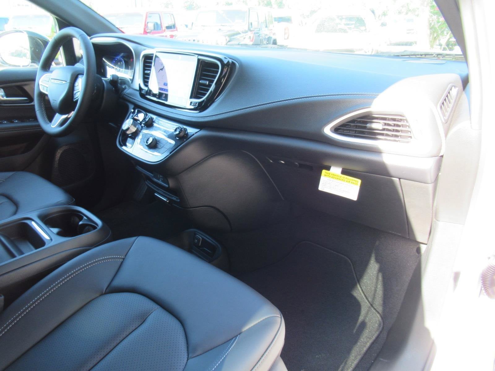 2027 Chrysler Pacifica PACIFICA SELECT