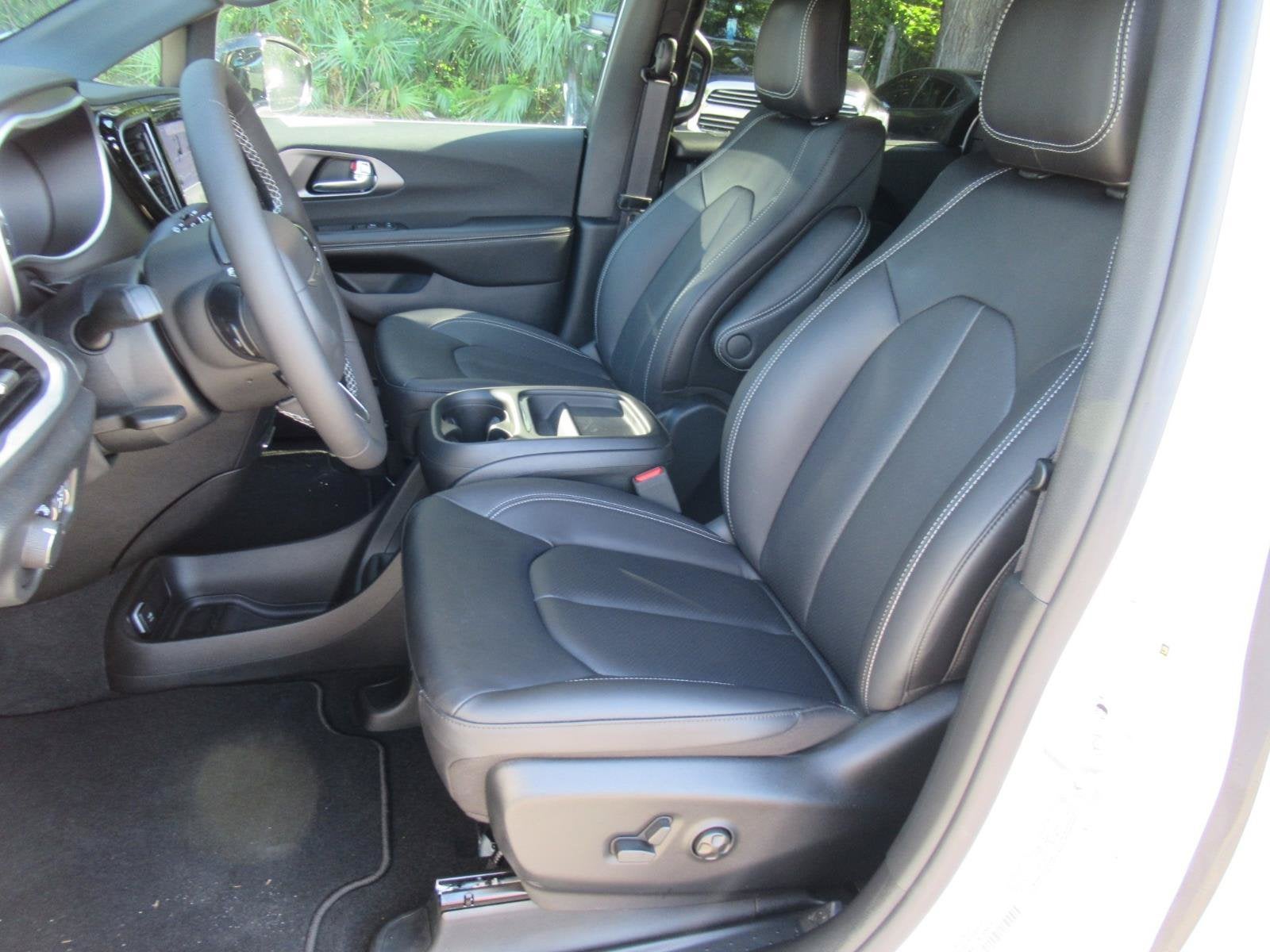 2027 Chrysler Pacifica PACIFICA SELECT