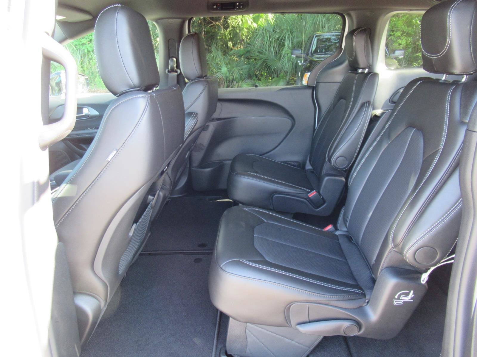 2027 Chrysler Pacifica PACIFICA SELECT