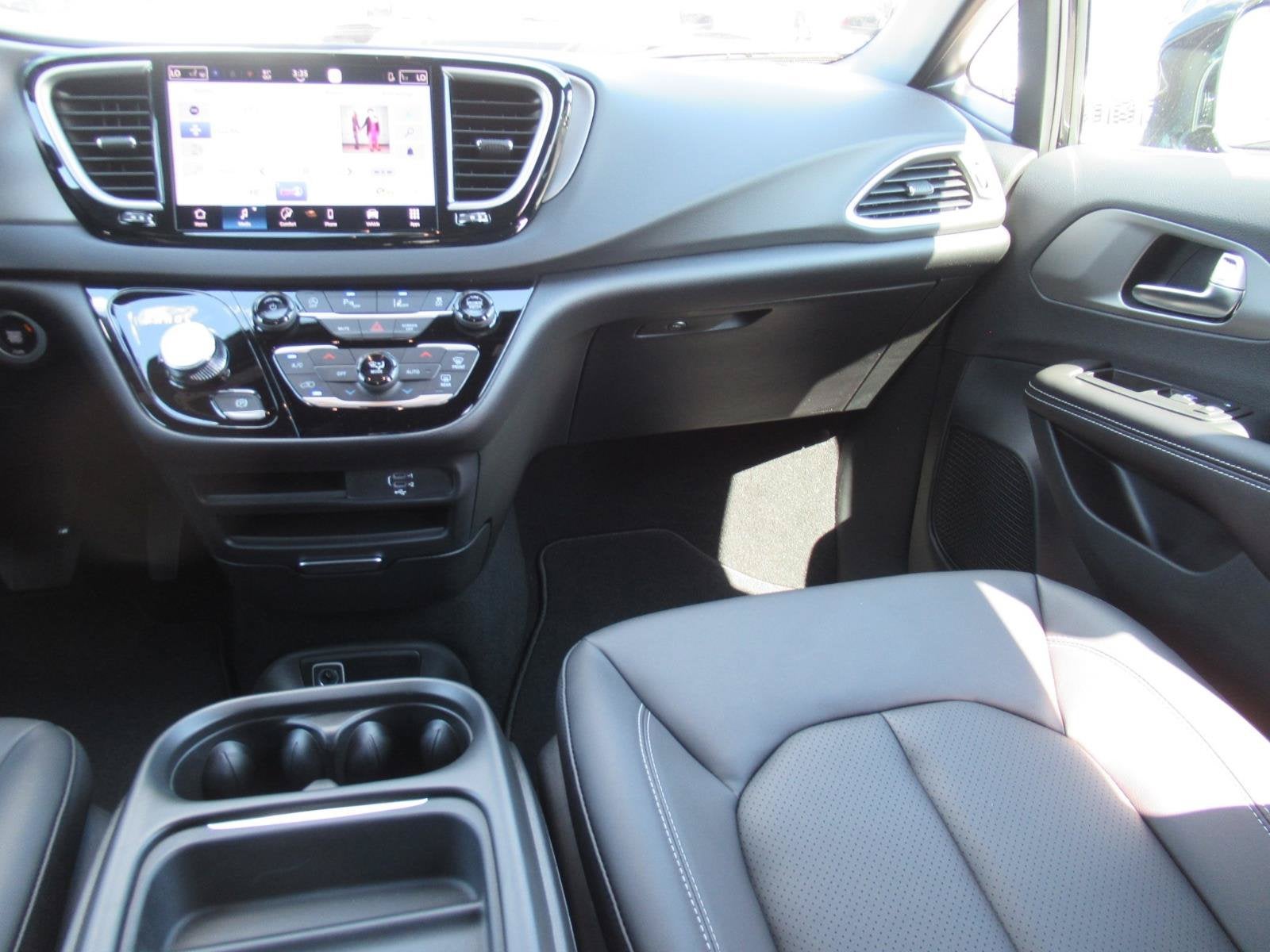 2027 Chrysler Pacifica PACIFICA LX