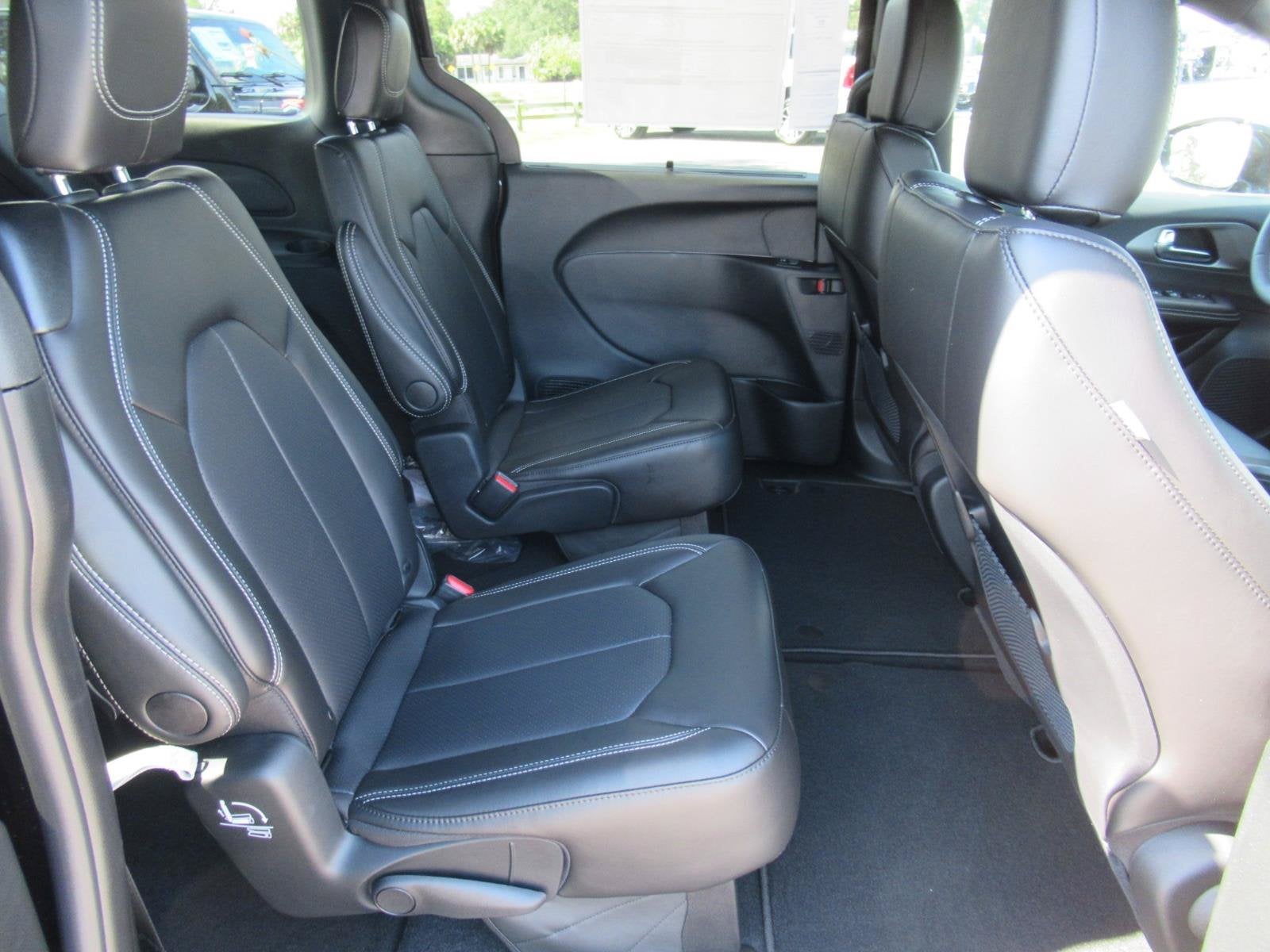 2027 Chrysler Pacifica PACIFICA LX