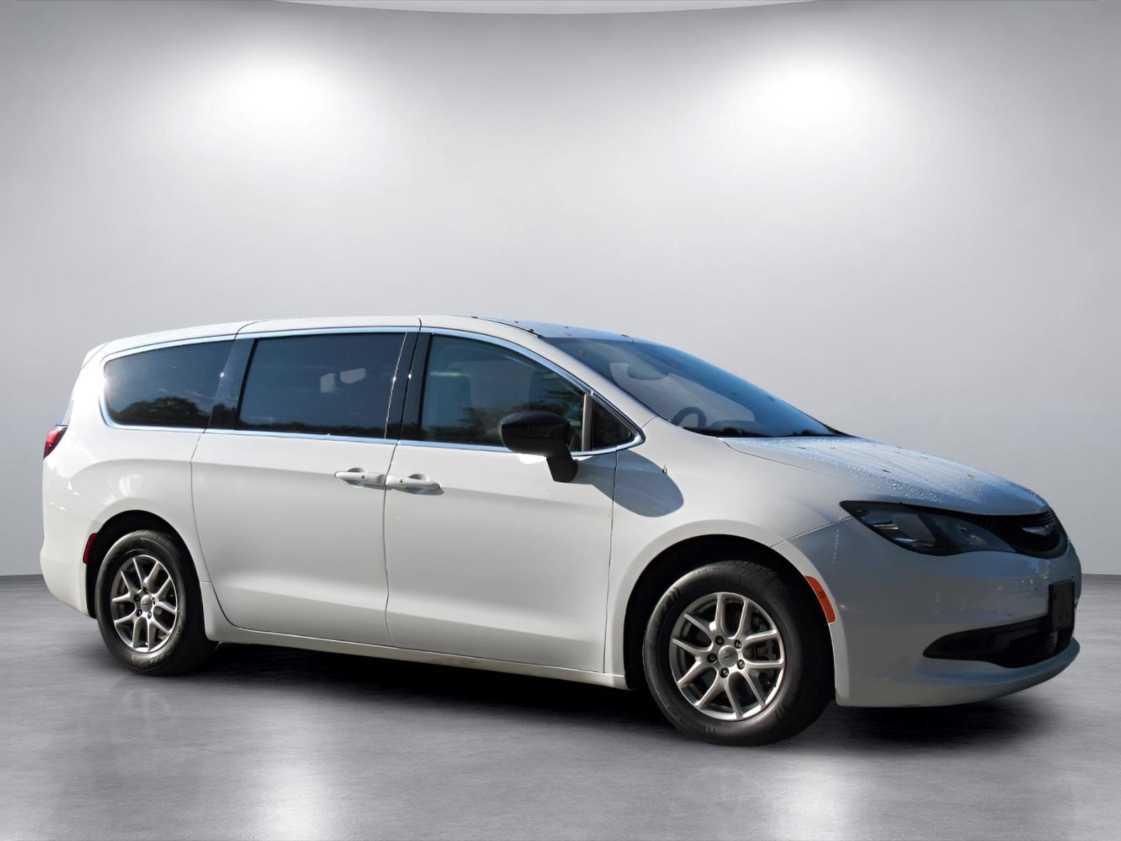 2024 Chrysler Voyager LX