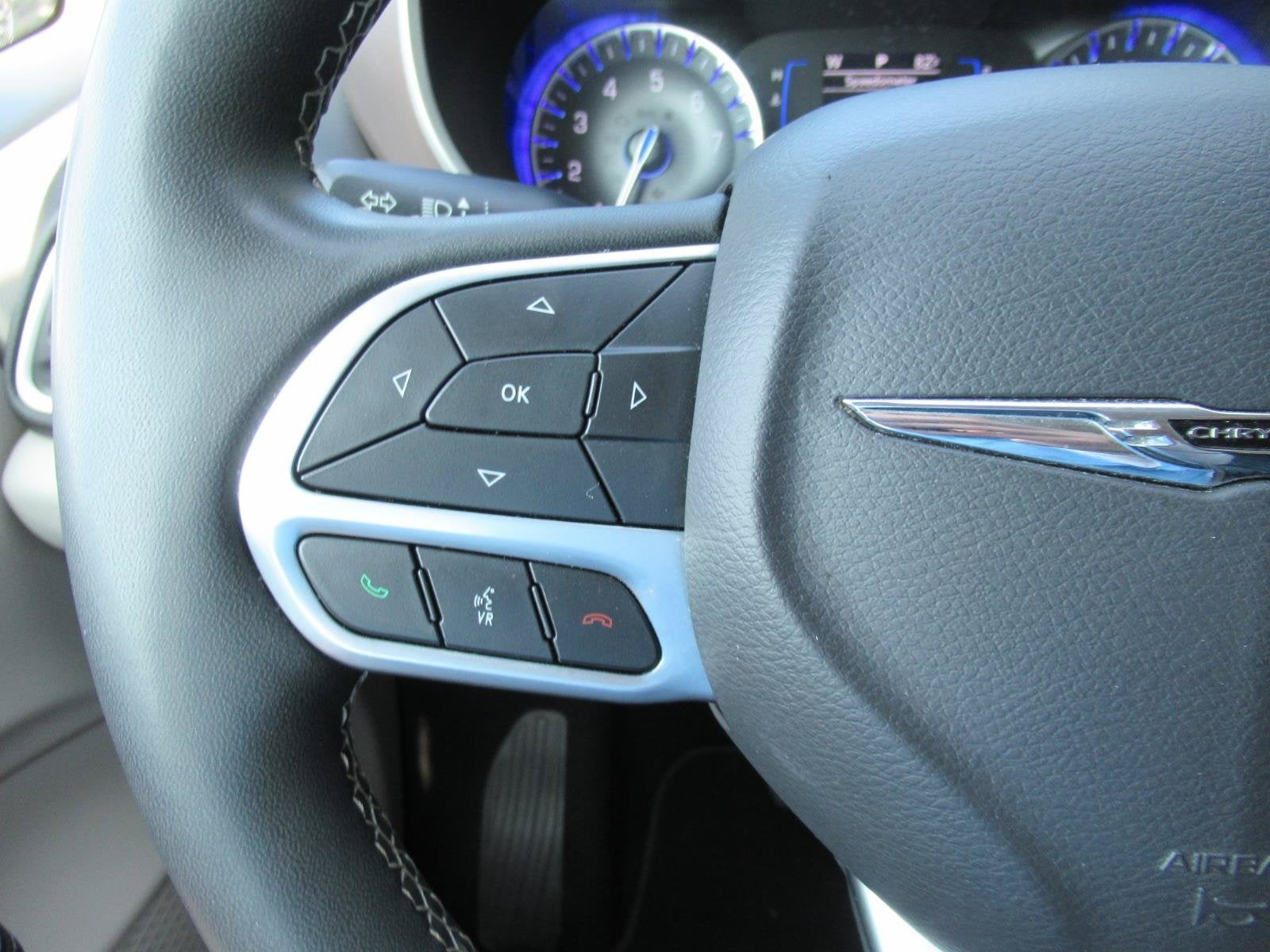 2024 Chrysler Voyager LX