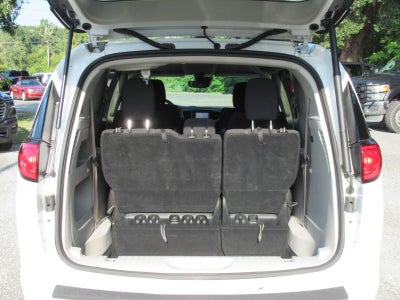 2024 Chrysler Voyager LX